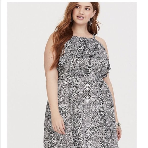 torrid Dresses & Skirts - NEW Torrid 18W / 20W Chiffon Maxi Dress Lined